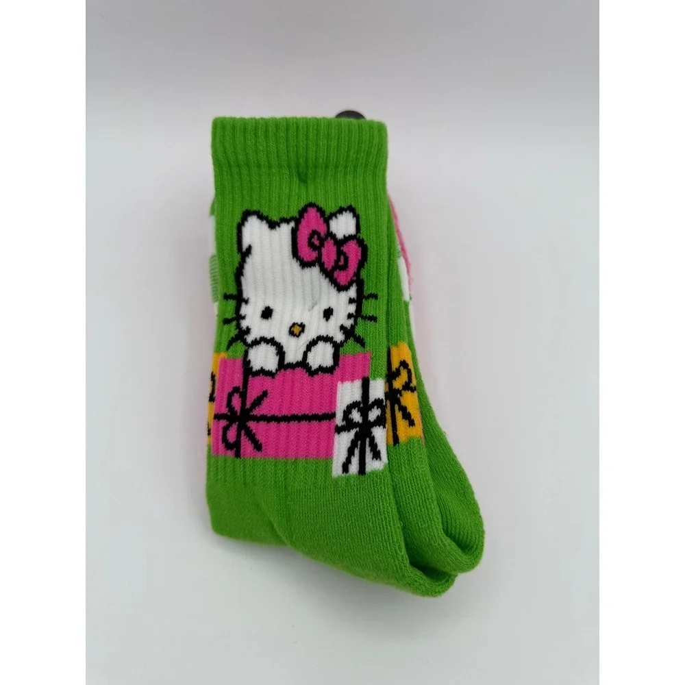 Hello Kitty Crew Socks Size 4-10 Pink Green Holiday Presents‎ Sanrio